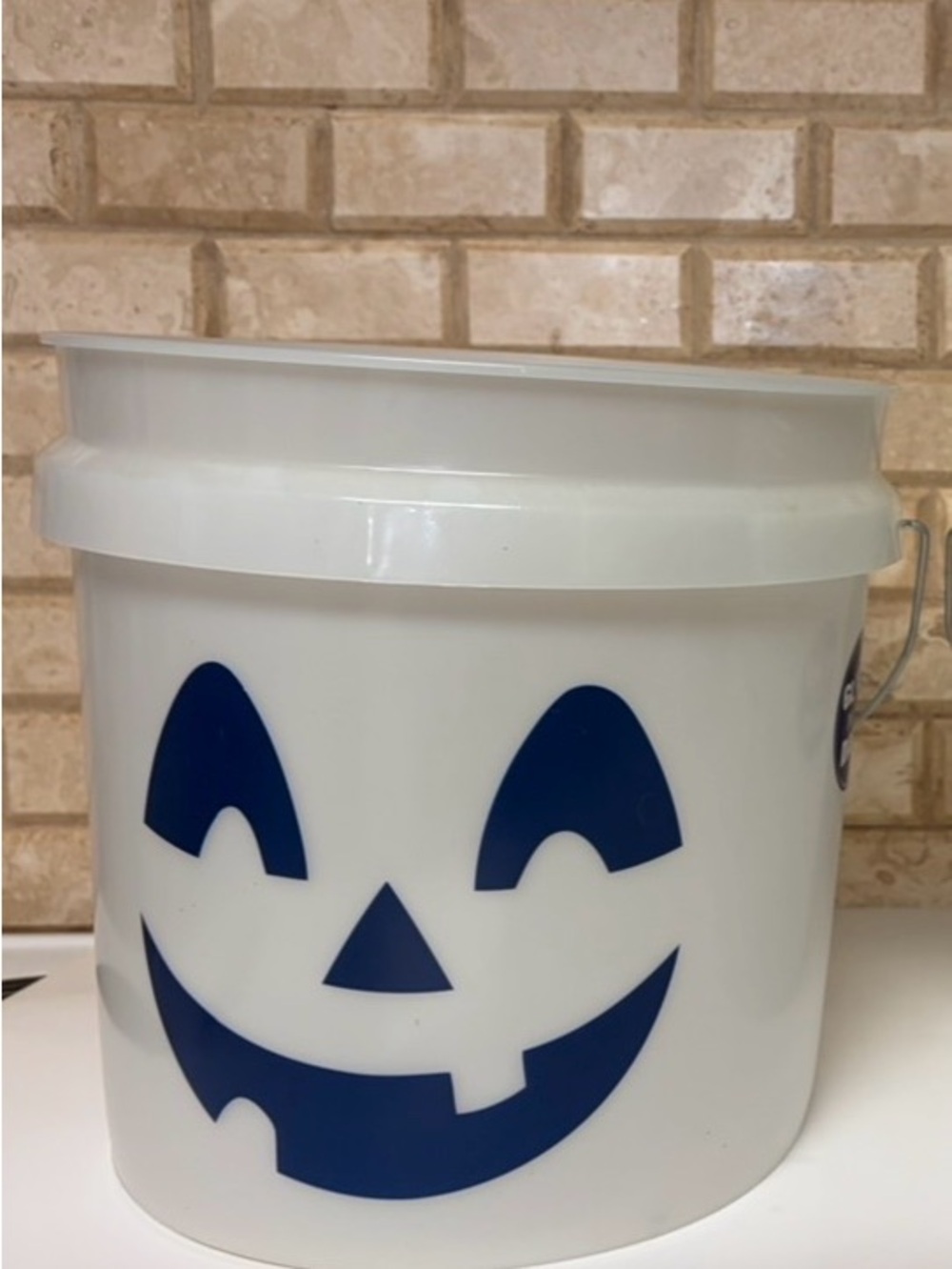 Lowe’s White Halloween Jack-O'-Lantern Glow in the Dark Treat Bucket